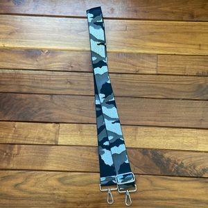 Ah-adorned Silver Camo Print 2" Adjustable Bag Stap
